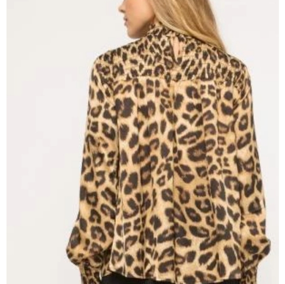NWT Silk Leopard Print Long Sleeve by Mystree - Picture 2 of 2